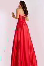 Model wearing Jovani dress 44531.