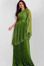 Model wearing Jovani dress 44687.