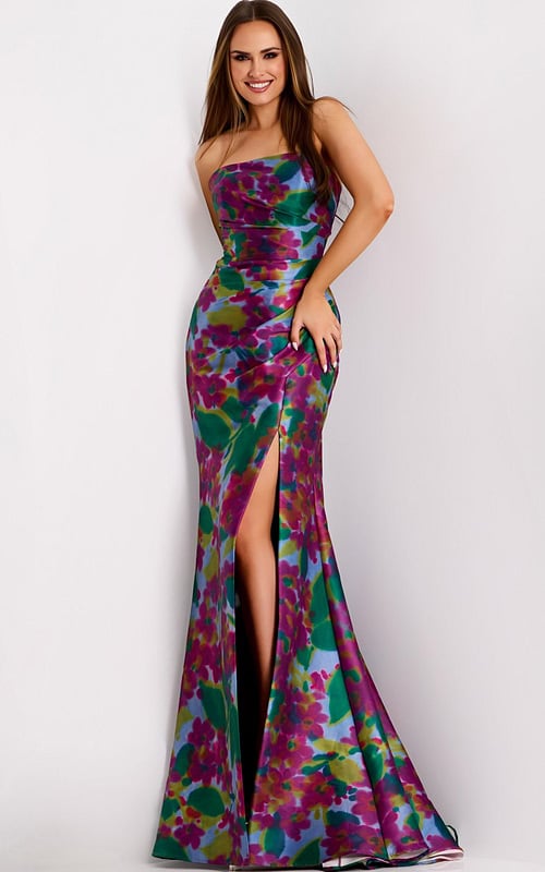 Model wearing Jovani dress 44714.