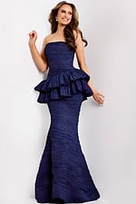 Model wearing Jovani dress 45104.