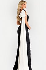 Elegant black and white gown with sweetheart neckline