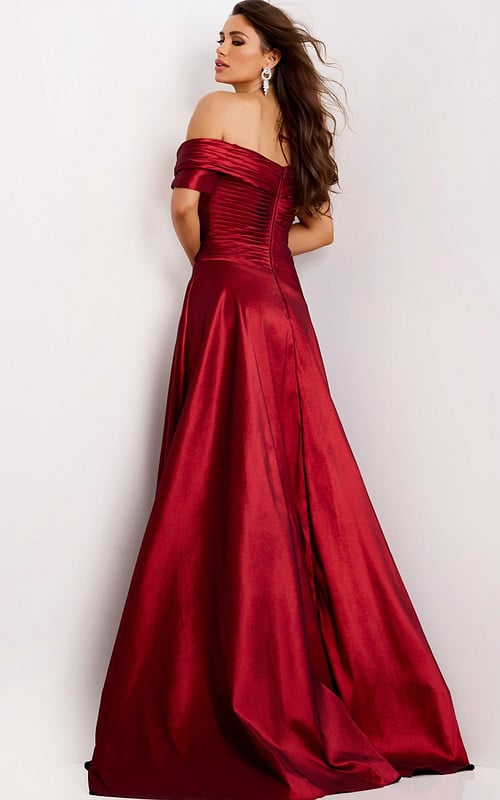 Model wearing Jovani dress 45276.