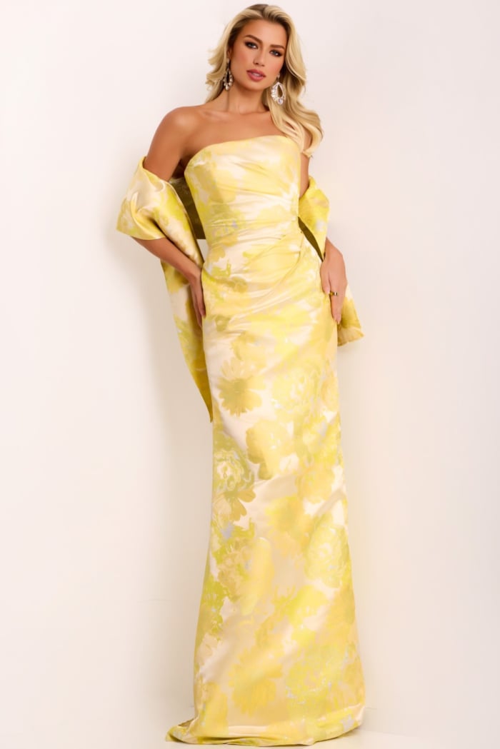 Model wearing Jovani dress 45289.