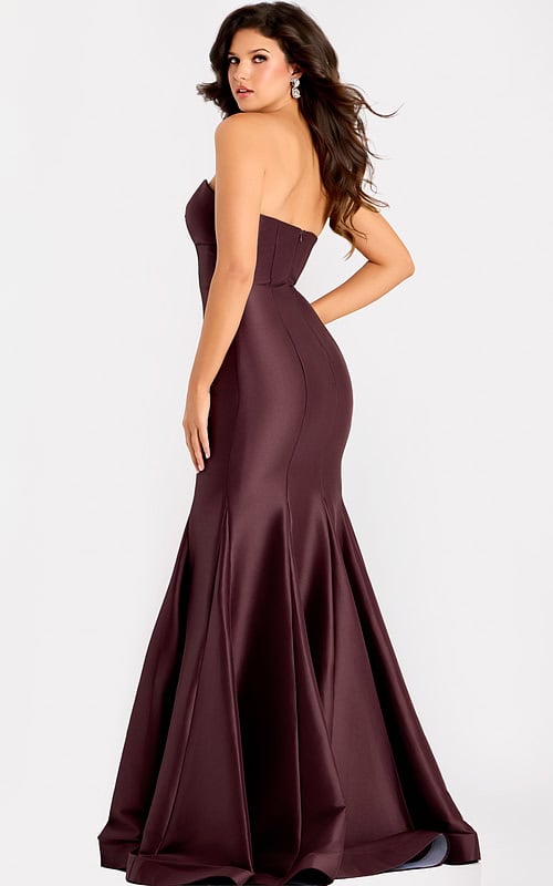 Strapless satin gown with sweetheart neckline and elegant mermaid silhouette