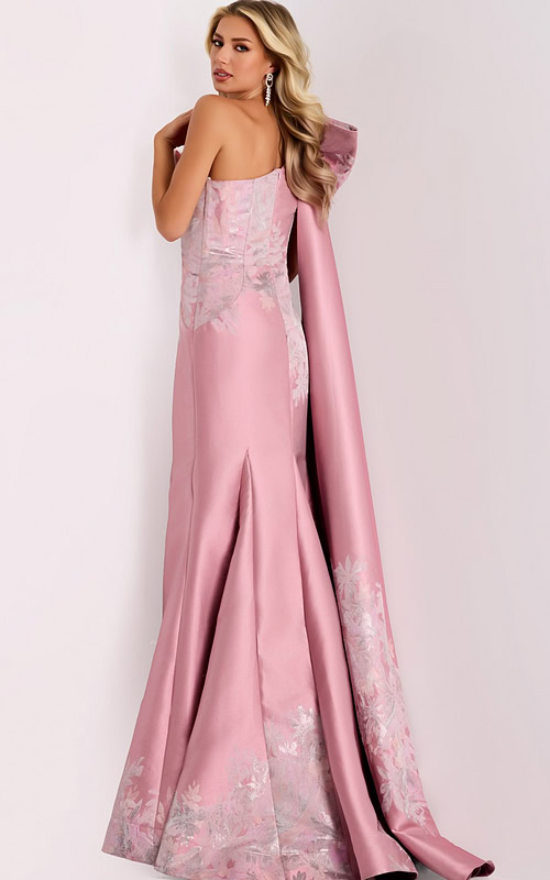 Model wearing Jovani dress 45615.