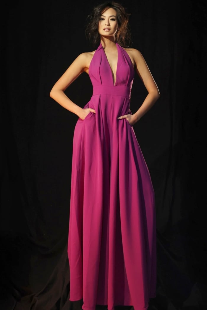 Elegant halter jumpsuit with open back and flowy wide-leg design