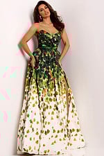 Model wearing Jovani dress 46723.