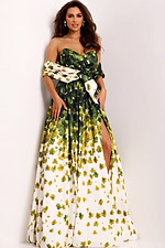 Model wearing Jovani dress 46723.