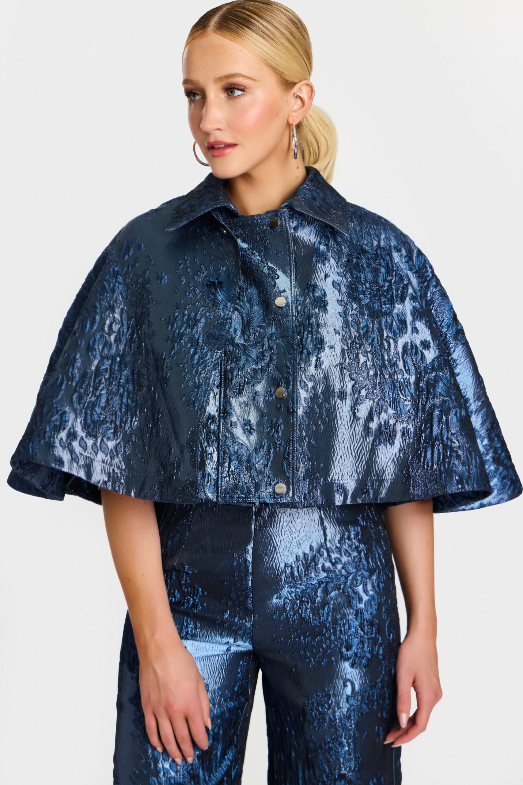 Metallic Textured Pantsuit With Dramatic Cropped Cape 46782