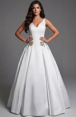 V neckline White ball gown 47096
