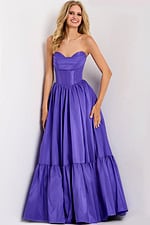 Strapless purple evening dress with voluminous hem