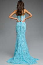 Back lace-up detail on mermaid dress.