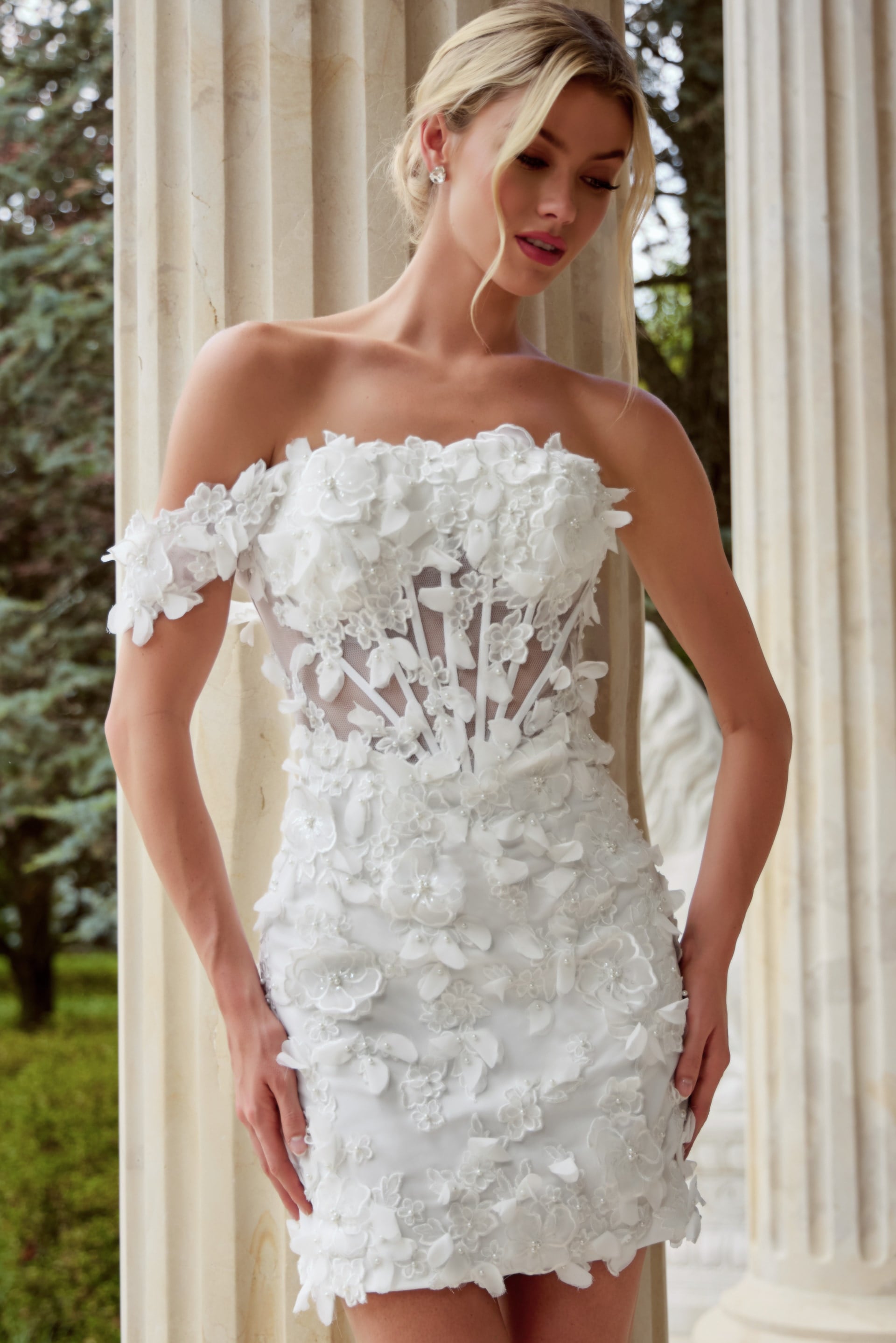 JB45769_OFFWHITE_11 off the shulder fitted white short dress JB45769