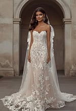 sweetheart neckline lace bridal gown