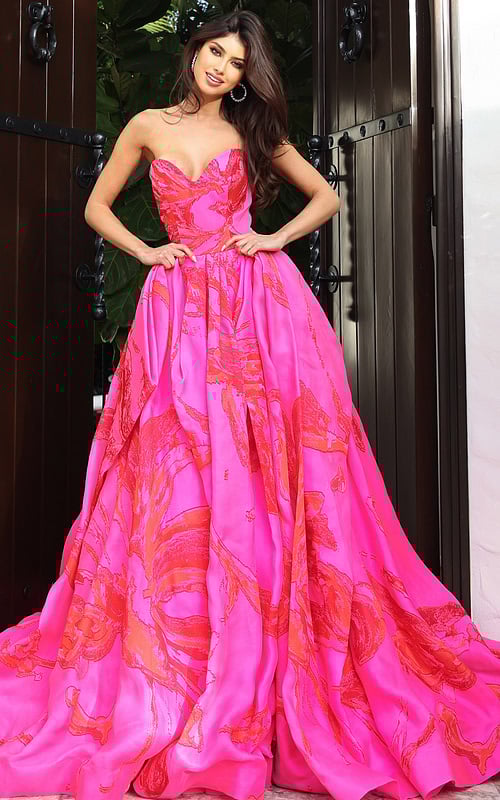 Sweetheart neckline gown with full dramatic skirt