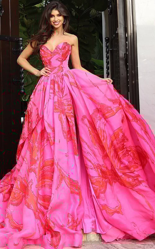 Strapless sweetheart ball gown with bold abstract print
