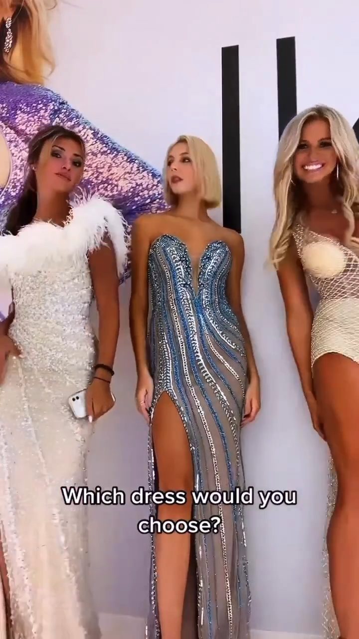 promcollection-poster|https://www.instagram.com/p/Ctl12siLR0r/?utm_source=ig_web_copy_link&igshid=MzRlODBiNWFlZA==|Homecoming Mum